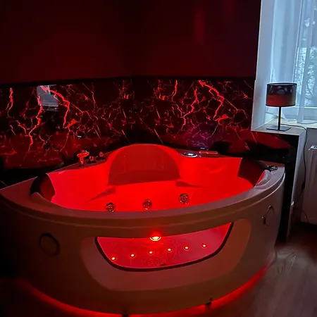 Jacuzzi Berka Apartment Krakau